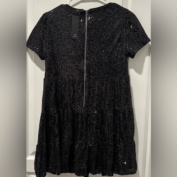 NWT Lulu’s Short Sleeve Taking a Shine Black Sequin Tiered Babydoll Mini Dress - Picture 6 of 11